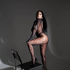Nicolette Superbunduda escort in Dubai offers Ejaculação no rosto services