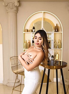 Victoria Completamente Naturale escort in Dubai offers Dildo/sex toys services