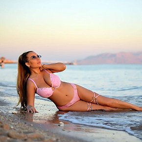 Cassandra Posterior Mare escort in Dubai offers Sex între sâni services