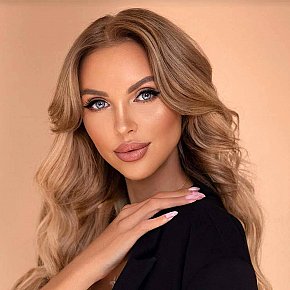 Blakely Completamente Naturale escort in London offers Girlfriend Experience (GFE) services