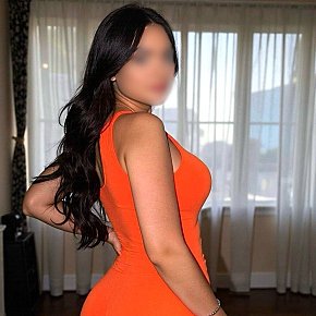 Megan Entièrement Naturelle escort in Dubai offers Embrasser avec la langue services