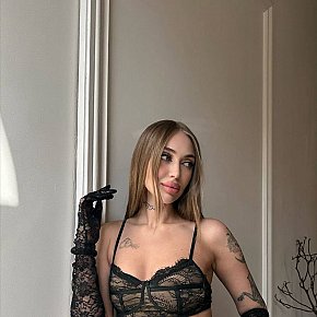 Elise Vip Escort escort in Dubai offers Striptease/Lapdance services
