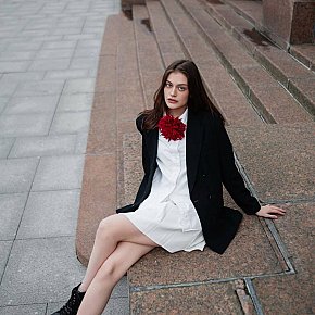Leah Student(in) escort in  offers In den Mund spritzen services