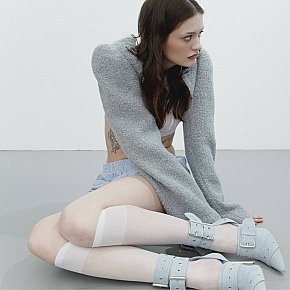 Leah Student(in) escort in  offers In den Mund spritzen services