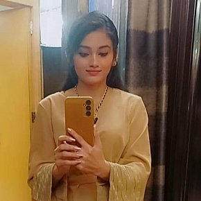 Fozia escort in Dubai