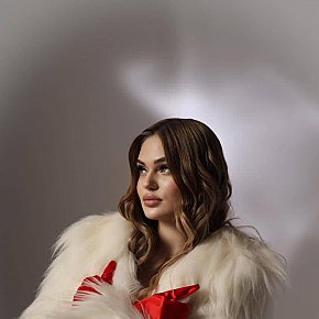 Emery Vip Escort escort in Dubai offers Hablar sucio
 services