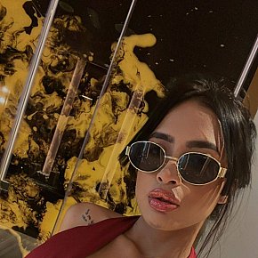 Persia Naturală escort in Dubai offers Handjob services