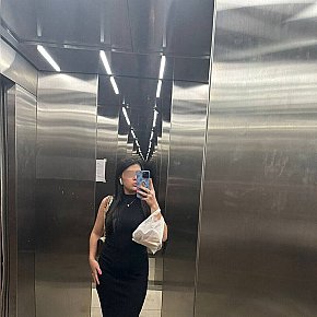 Magnolia Tetas Enormes escort in Dubai offers Beso francés
 services