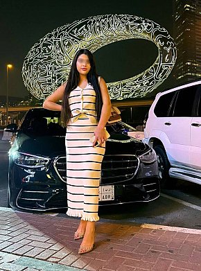 Magnolia Tetas Enormes escort in Dubai offers Beso francés
 services