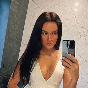 Roxolana Modelo/Ex-modelo escort in Dubai offers DUO services
