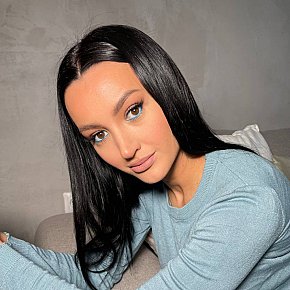 Roxolana Modelo/Ex-modelo escort in Dubai offers DUO services