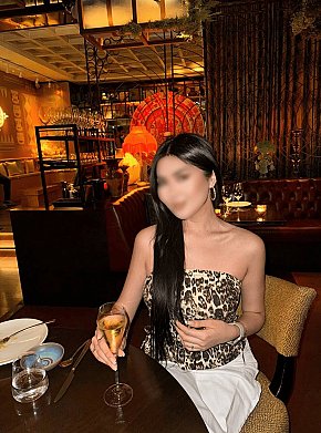 Veronica Fitness Girl escort in Dubai offers Girlfriend Experience(GFE) services