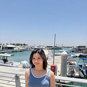 Joy escort in Abu Dhabi offers Massaggio sensuale su tutto il corpo services