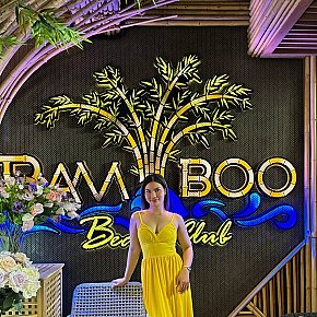 Joy escort in Abu Dhabi offers Massaggio sensuale su tutto il corpo services