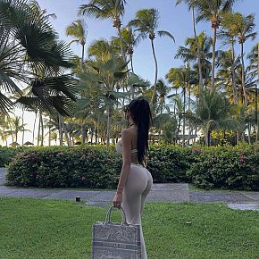 Maita Mature escort in Hong Kong offers Girlfriend Experience (GFE) services