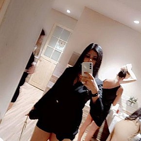 Aeeni escort in Dubai offers Ejaculation sur le corps services