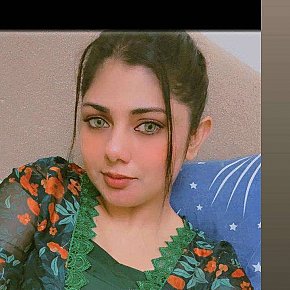 Aeeni escort in Dubai offers Ejaculation sur le corps services