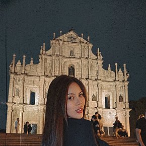 Claire escort in Macau offers Blowjob ohne Kondom services