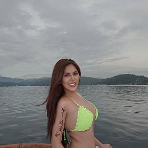 Claire escort in Macau offers Blowjob ohne Kondom services