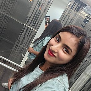 Moli escort in Dubai offers Eier lecken services