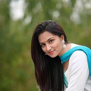 Moli escort in Dubai offers Eier lecken services