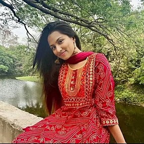 Moli escort in Dubai offers Eier lecken services