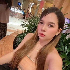 Kate Piccolina escort in Manila offers Girlfriend Experience (GFE) services