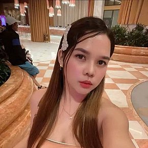 Kate Piccolina escort in Manila offers Girlfriend Experience (GFE) services