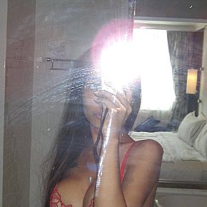 Hot girl in Phuket offers Sex in versch. Positionen