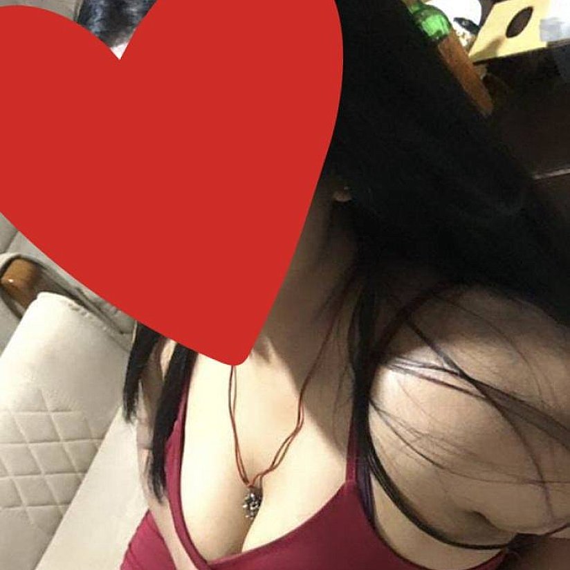 Escort in Delhi, Jasmeet college girl provides girlfriend experience (GFE)