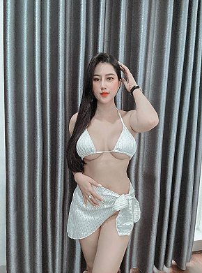 Nanly escort in Manama