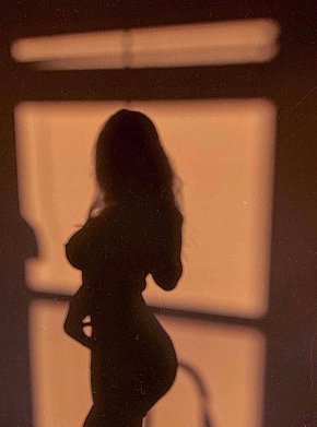 Skyla escort in Zurich offers Kissing if good chemistry services