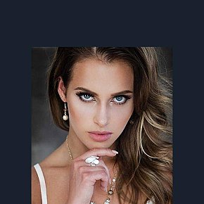 Anabelle escort in Amsterdam offers Pompino con preservativo services