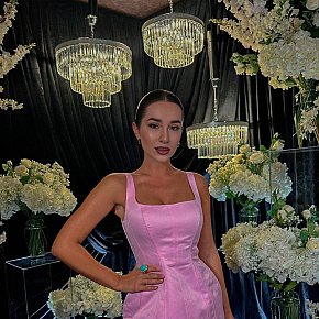 Sissie escort in  offers Oral fără Prezervativ services