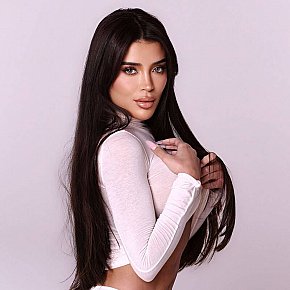 Julia Completamente Naturale escort in London offers Girlfriend Experience (GFE) services