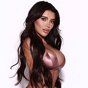 Julia Completamente Naturale escort in London offers Girlfriend Experience (GFE) services