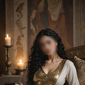 Luna Entièrement Naturelle escort in  offers Embrasser avec la langue services