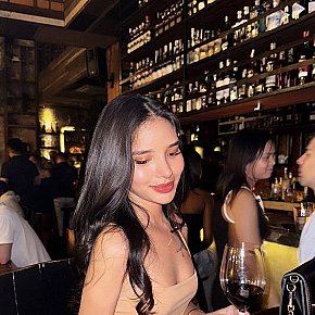 Chanel Étudiante escort in Manila offers Web cam services