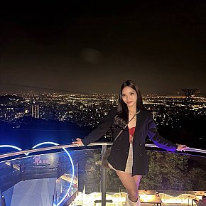 Chanel Étudiante escort in Manila offers Web cam services