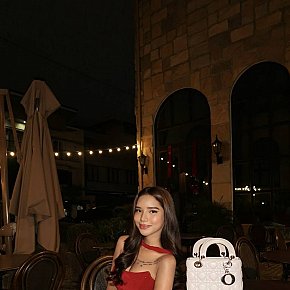 Chanel Étudiante escort in Manila offers Web cam services