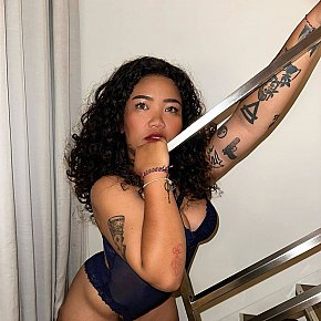 Danielle Großer Hintern escort in Hong Kong offers Deep Throat services