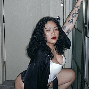 Danielle Großer Hintern escort in Hong Kong offers Deep Throat services