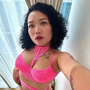 Danielle Großer Hintern escort in Hong Kong offers Deep Throat services