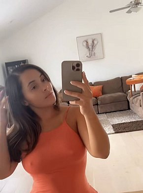 Meredith Muscolare escort in Birmingham offers Pompino con preservativo services