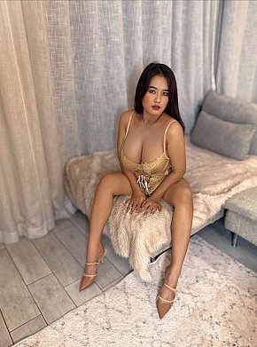 Sisil Completamente Naturale escort in Dubai offers Girlfriend Experience (GFE) services
