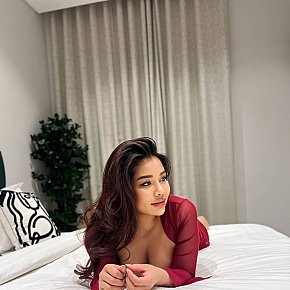 Nora Super Gros Seins escort in Riyadh offers Massage érotique services