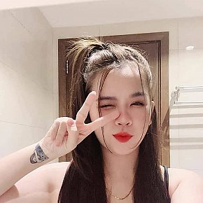 Sara escort in Doha offers Girlfriend Experience (GFE) services