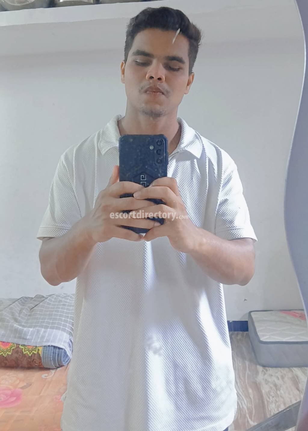 Escort in Surat, Harry Muscolare provides Massaggio erotico