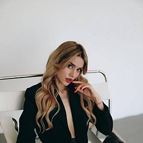 KAROLINA Colegiala escort in Warsaw offers Sexo en diferentes posturas
 services