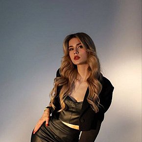 KAROLINA Occasionnel escort in Warsaw offers Ejaculation sur le corps services